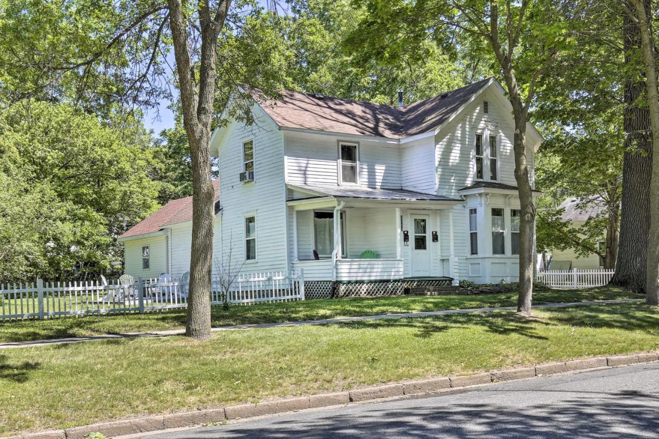 Family-Friendly Menomonie Retreat Walk To Town! Apartamento Exterior foto