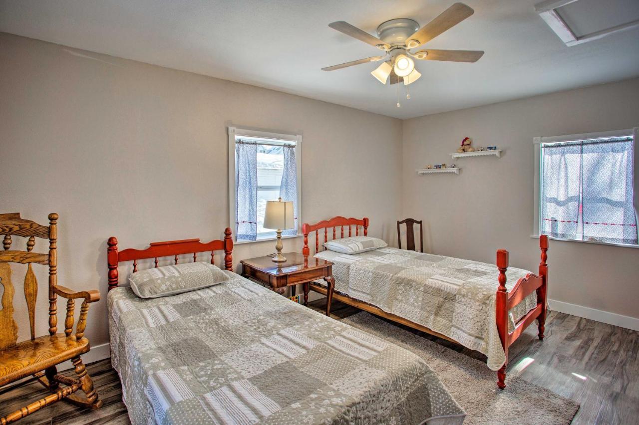 Family-Friendly Menomonie Retreat Walk To Town! Apartamento Exterior foto