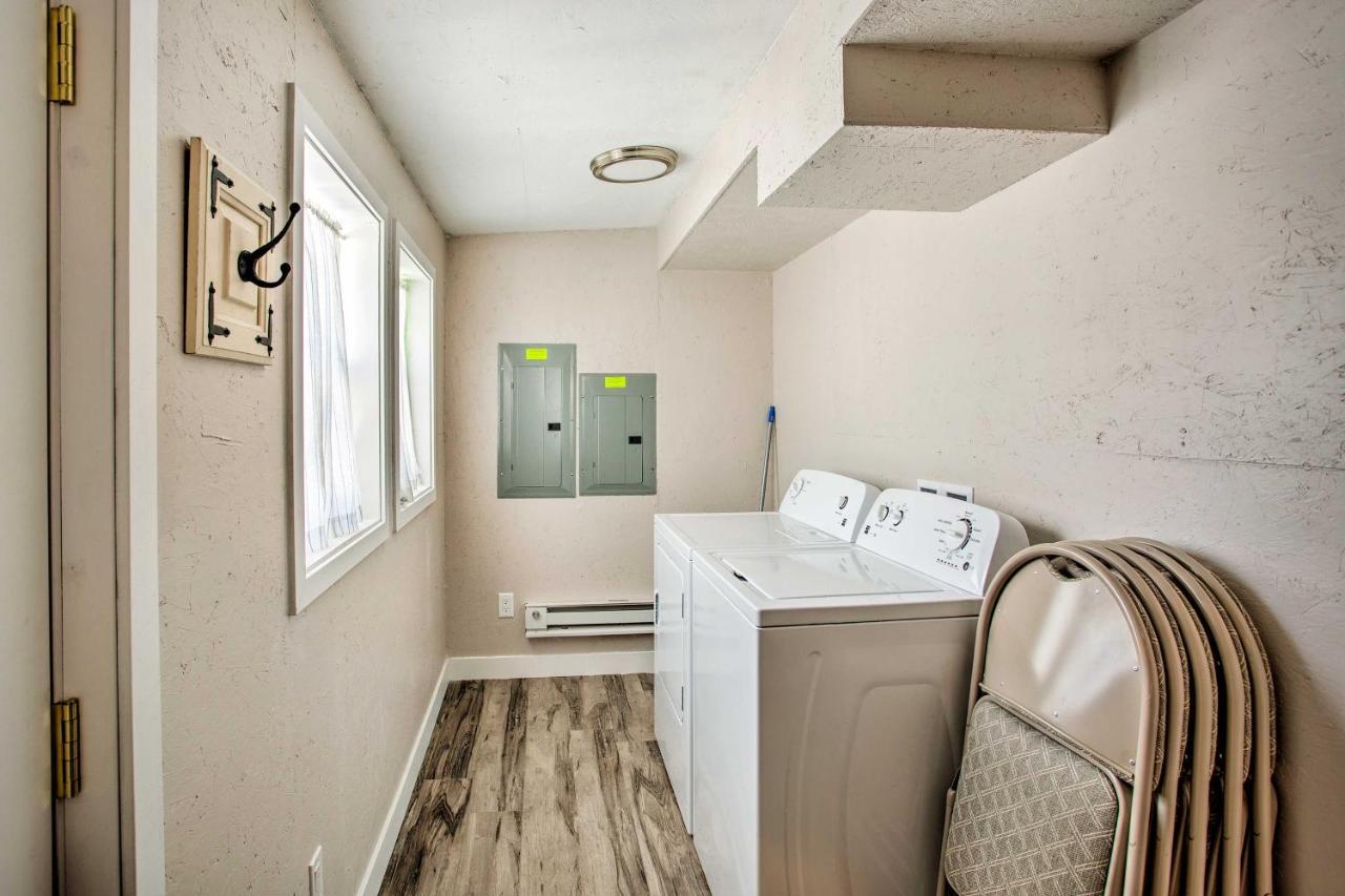Family-Friendly Menomonie Retreat Walk To Town! Apartamento Exterior foto