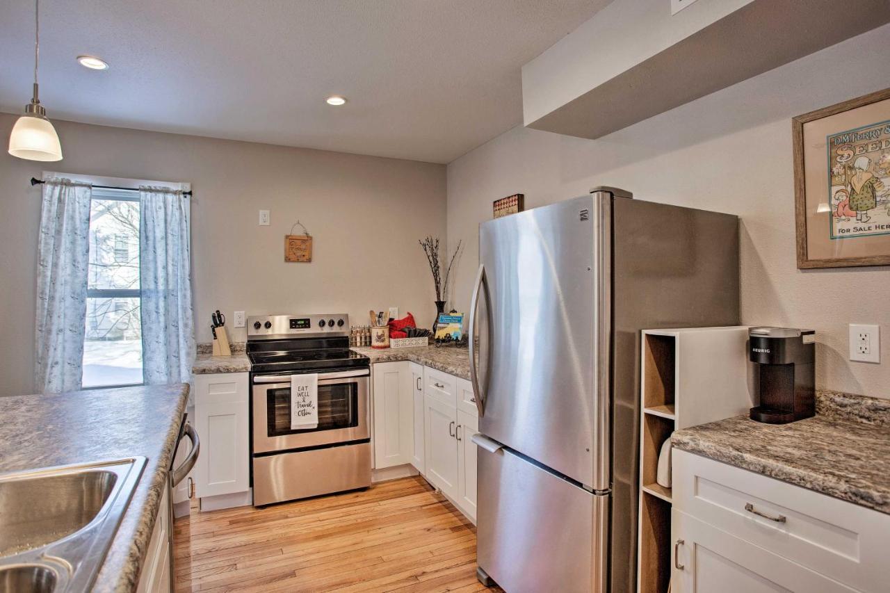 Family-Friendly Menomonie Retreat Walk To Town! Apartamento Exterior foto